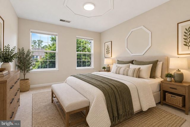 13280 MAPLE CREEK LN, Centreville, VA 20120