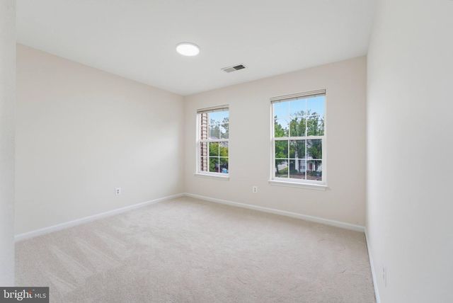 13280 MAPLE CREEK LN, Centreville, VA 20120