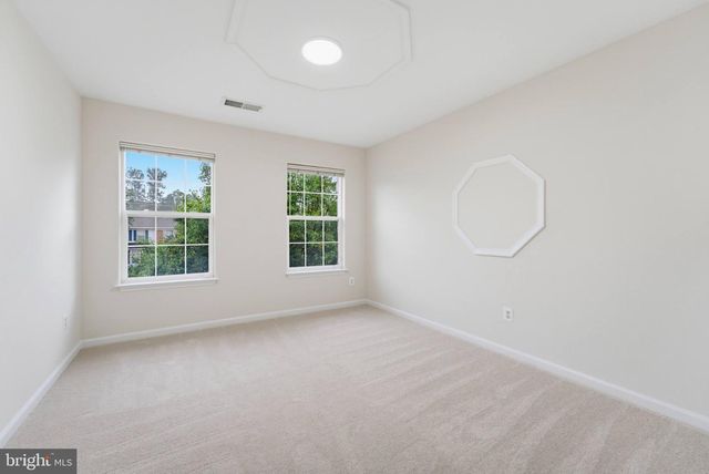 13280 MAPLE CREEK LN, Centreville, VA 20120