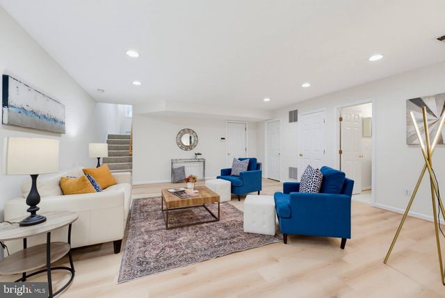 13280 MAPLE CREEK LN, Centreville, VA 20120