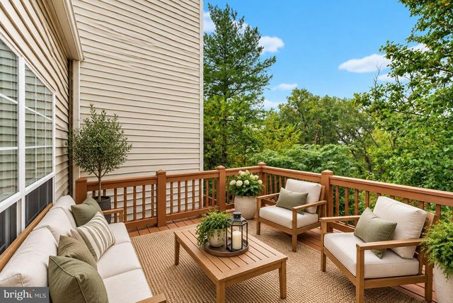 13280 MAPLE CREEK LN, Centreville, VA 20120