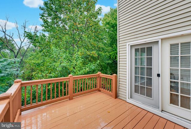 13280 MAPLE CREEK LN, Centreville, VA 20120