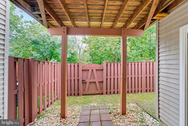 13280 MAPLE CREEK LN, Centreville, VA 20120