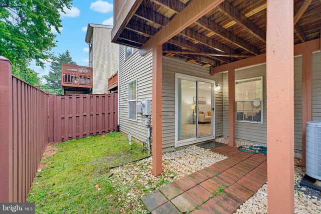 13280 MAPLE CREEK LN, Centreville, VA 20120