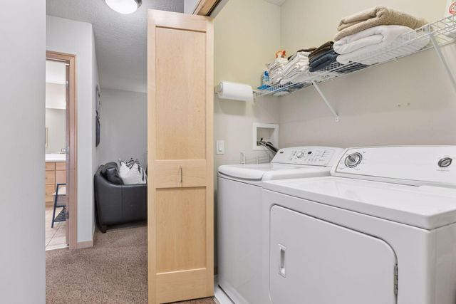 216 Portland Avenue, Minneapolis, MN 55401