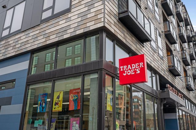 216 Portland Avenue, Minneapolis, MN 55401