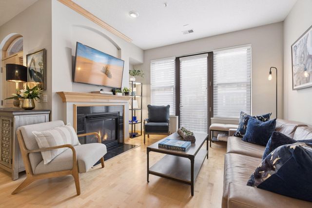 216 Portland Avenue, Minneapolis, MN 55401