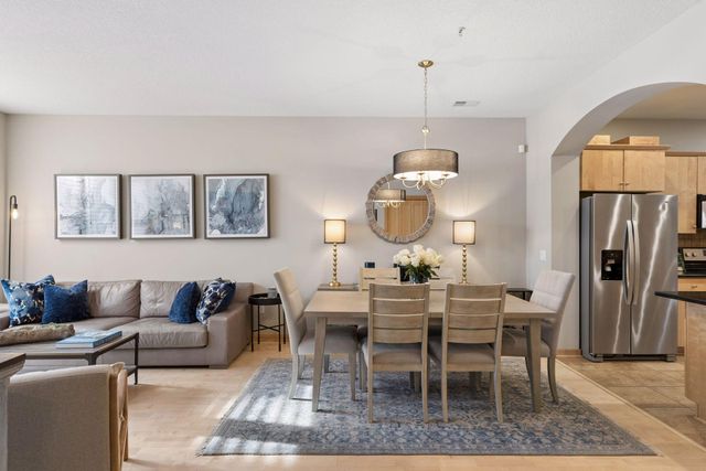 216 Portland Avenue, Minneapolis, MN 55401