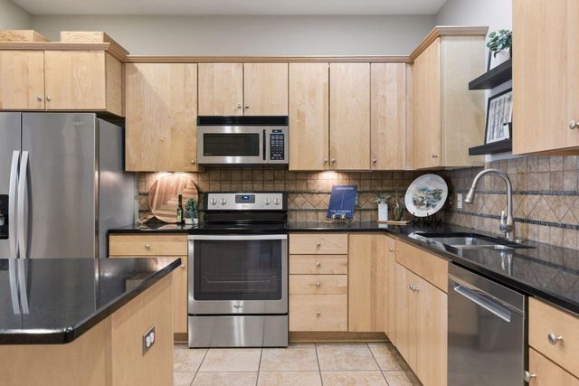 216 Portland Avenue, Minneapolis, MN 55401