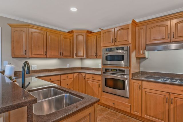 4 Hidden Acres Dr, Lebanon, TN 37087