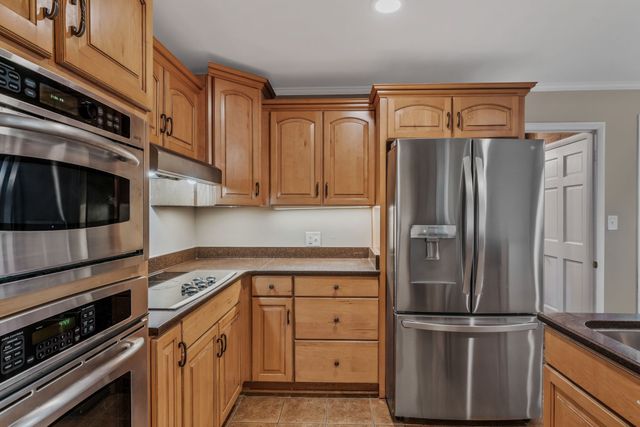 4 Hidden Acres Dr, Lebanon, TN 37087
