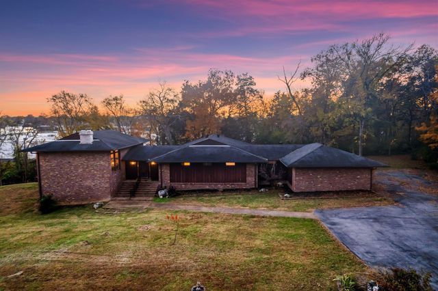 4 Hidden Acres Dr, Lebanon, TN 37087