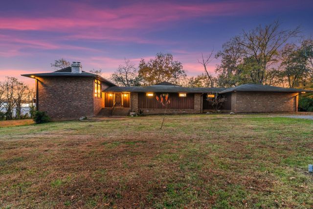 4 Hidden Acres Dr, Lebanon, TN 37087