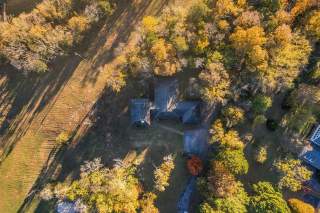 4 Hidden Acres Dr, Lebanon, TN 37087