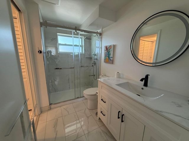 2861 NW 47th Terrace 304b, Lauderdale Lakes, FL 33313