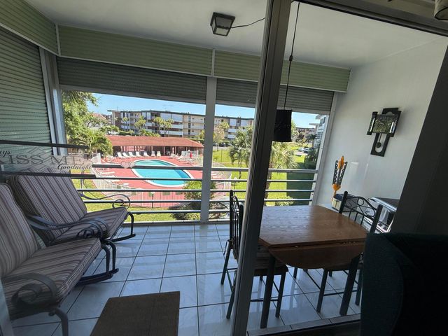 2861 NW 47th Terrace 304b, Lauderdale Lakes, FL 33313