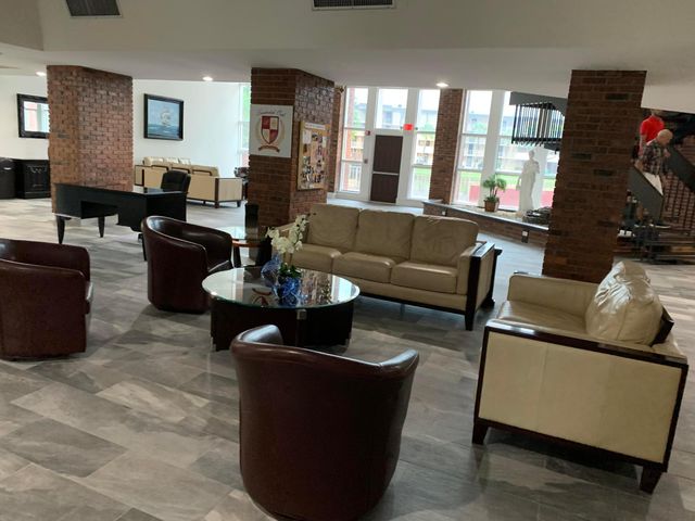 2861 NW 47th Terrace 304b, Lauderdale Lakes, FL 33313