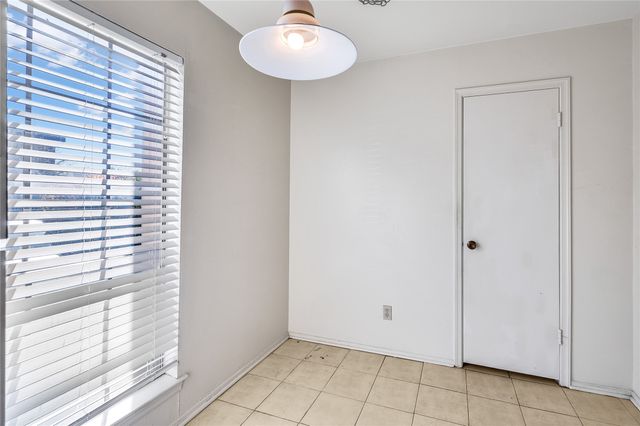 4036 Ridglea Country Club Drive 1006, Fort Worth, TX 76126