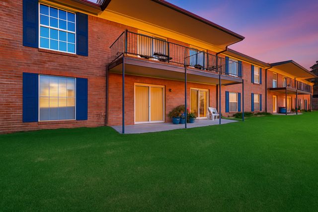 4036 Ridglea Country Club Drive 1006, Fort Worth, TX 76126