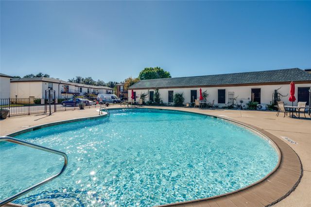 4036 Ridglea Country Club Drive 1006, Fort Worth, TX 76126