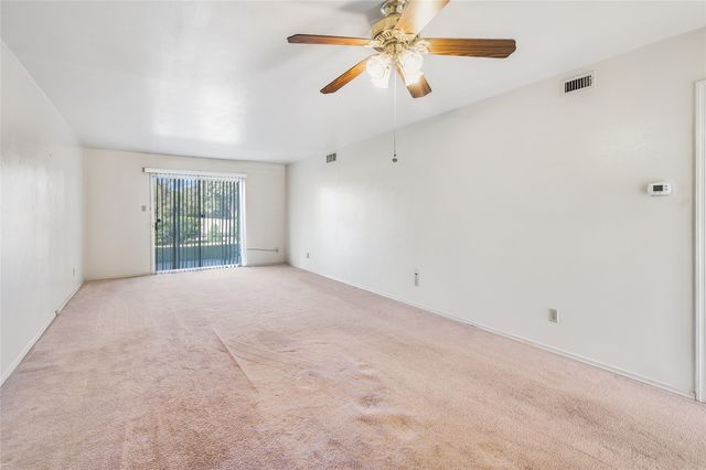 4036 Ridglea Country Club Drive 1006, Fort Worth, TX 76126