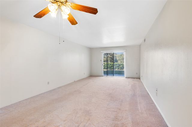 4036 Ridglea Country Club Drive 1006, Fort Worth, TX 76126