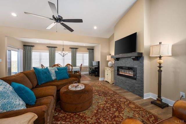 88 Lockridge Lane, Lynchburg, VA 24502