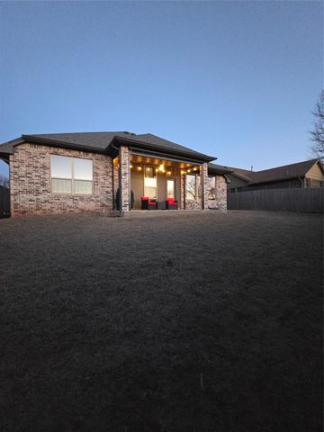 516 NE 23rd Avenue, Norman, OK 73071