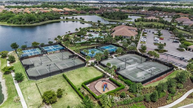 5618 Caserta Court, Bradenton, FL 34221