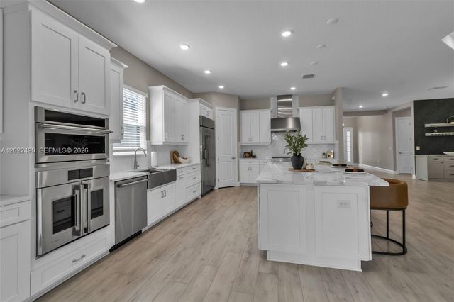 5618 Caserta Court, Bradenton, FL 34221