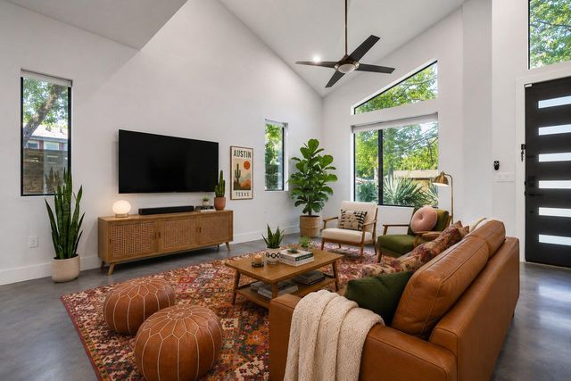 302 Irma DR 1, Austin, TX 78752