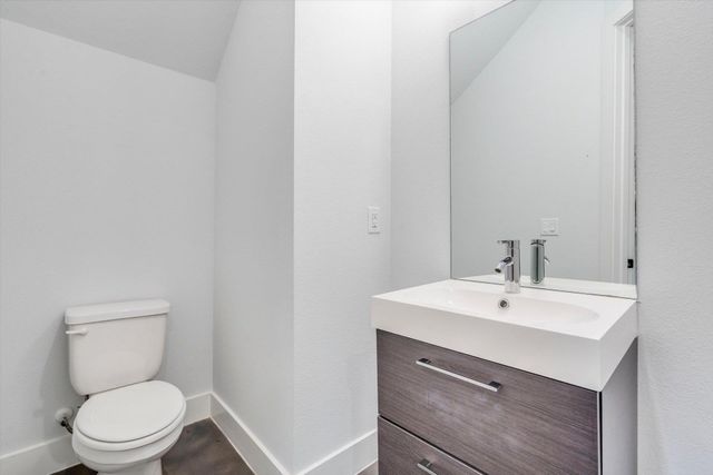 302 Irma DR 1, Austin, TX 78752