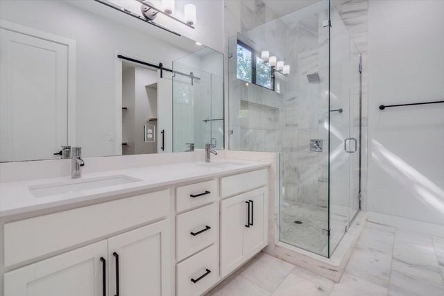 302 Irma DR 1, Austin, TX 78752