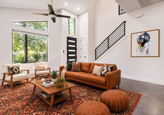 302 Irma DR 1, Austin, TX 78752