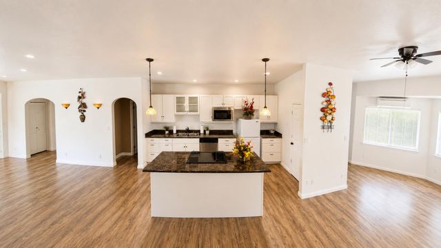 5800 Wilkinson Ln, Burson, CA 95252