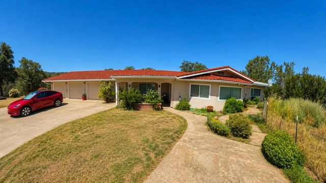 5800 Wilkinson Ln, Burson, CA 95252