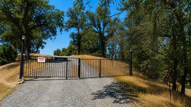 5800 Wilkinson Ln, Burson, CA 95252