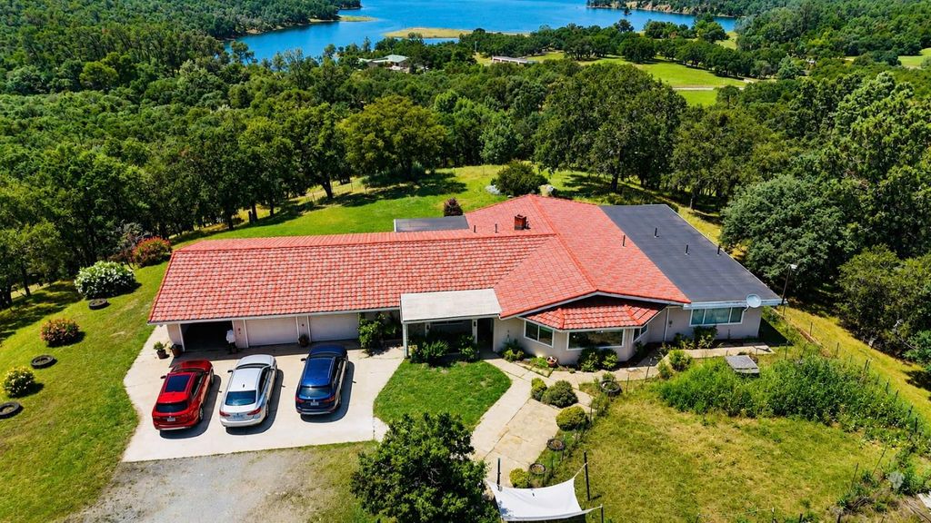 5800 Wilkinson Ln, Burson, CA 95252