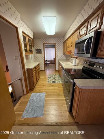 1108 Tulip Street, Grand Ledge, MI 48837