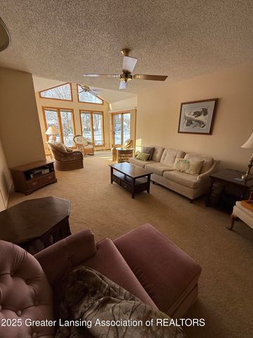 1108 Tulip Street, Grand Ledge, MI 48837