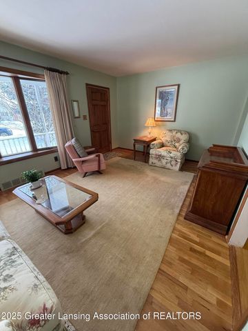 1108 Tulip Street, Grand Ledge, MI 48837