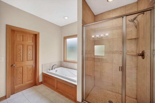 14905 Maple Drive, Urbandale, IA 50323