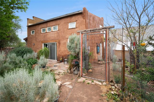 48 Main, Cerrillos, NM 87010