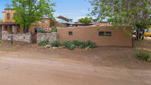48 Main, Cerrillos, NM 87010