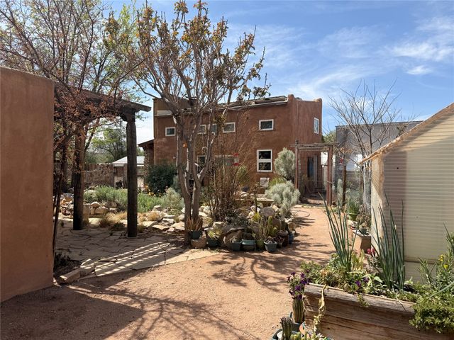 48 Main, Cerrillos, NM 87010