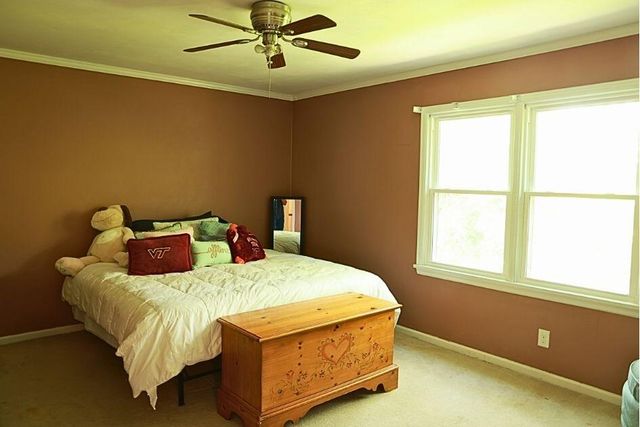 3368 Dawn CIR, Roanoke, VA 24018