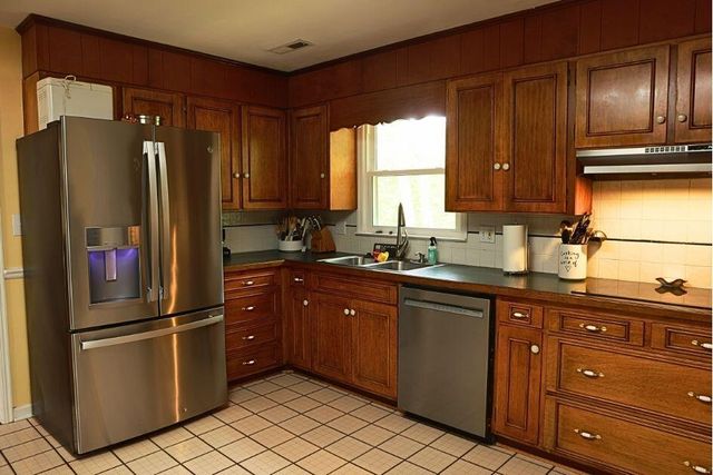 3368 Dawn CIR, Roanoke, VA 24018