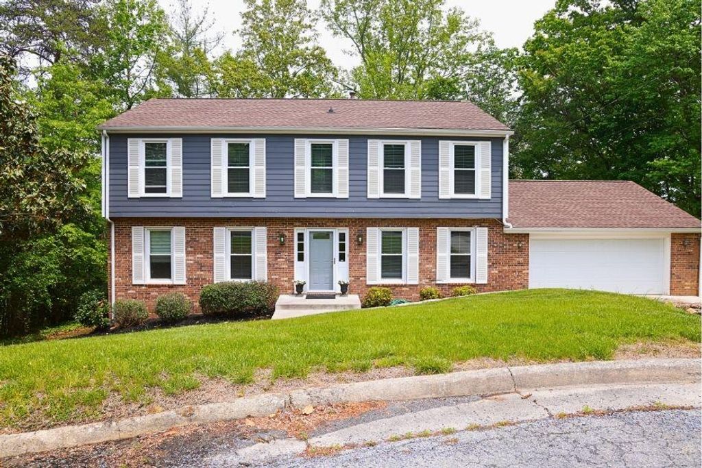3368 Dawn CIR, Roanoke, VA 24018