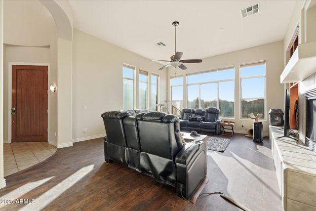 1524 W MOODY Trail, Phoenix, AZ 85041