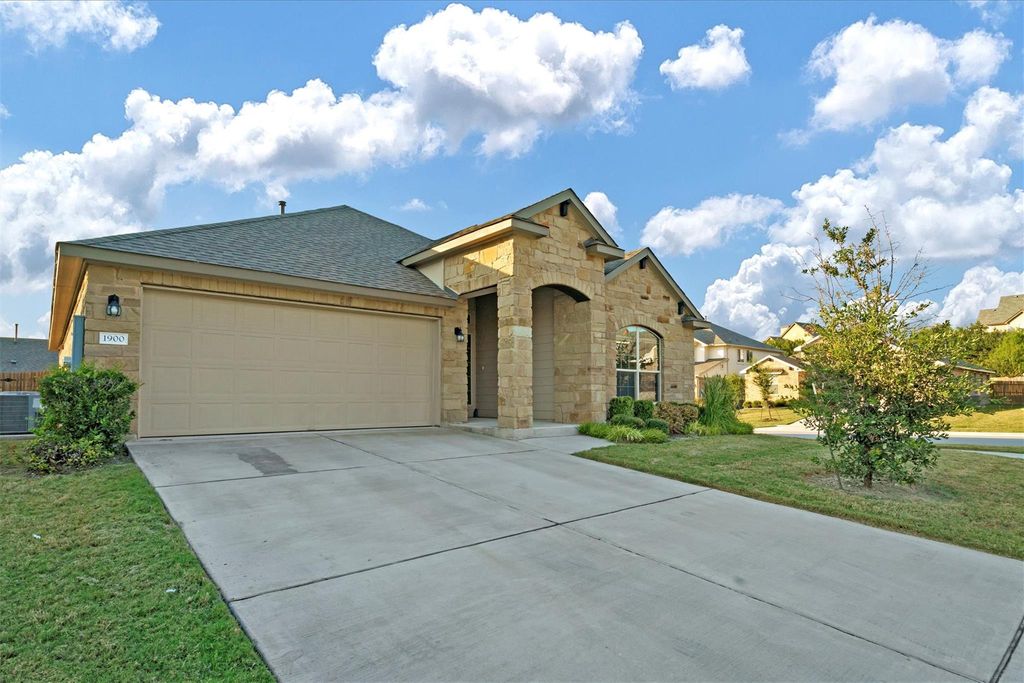 1900 Mexia DR, Round Rock, TX 78664